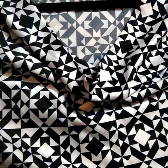 To the MAX Top - Picture 7 of 9